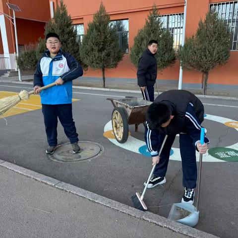 临河六小六一班学生值周劳动活动小记