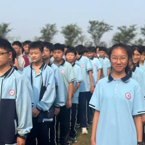 薛城区张范中学“情浓六月天，感恩父亲节”	主题升旗仪式