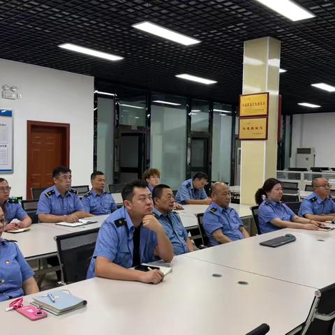 观看《闪亮的名字——“最美铁路人”发布仪式》致敬时代楷模，汲取奋进力量