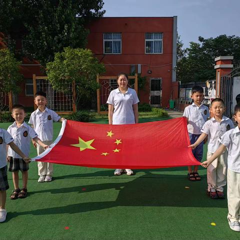 小小升旗手，浓浓爱国情———南阳市第九完全学校幼儿园升旗仪式