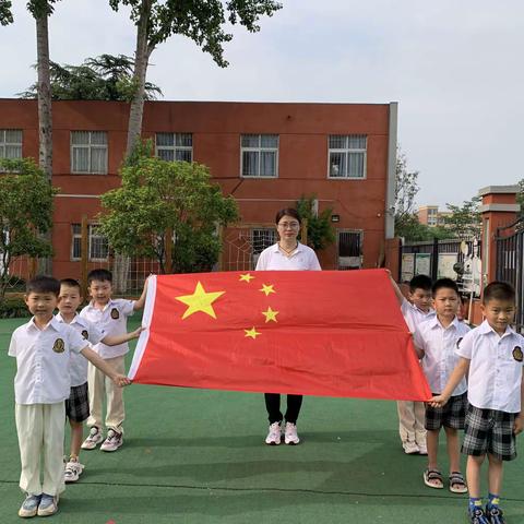 小小升旗手，浓浓爱国情——南阳市第九完全学校幼儿园升旗仪式