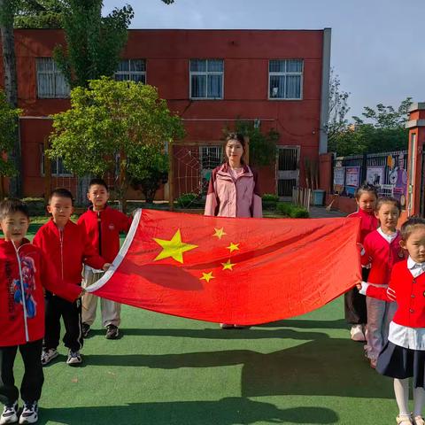 小小升旗手，浓浓爱国情———南阳第九完全学校幼儿园升国旗仪式