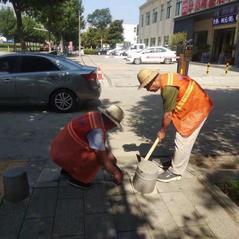 完善市政设施，美化城市环境