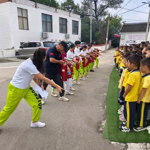 消防演练🧯，安全“童”行—朱阳镇中心幼儿园消防演练