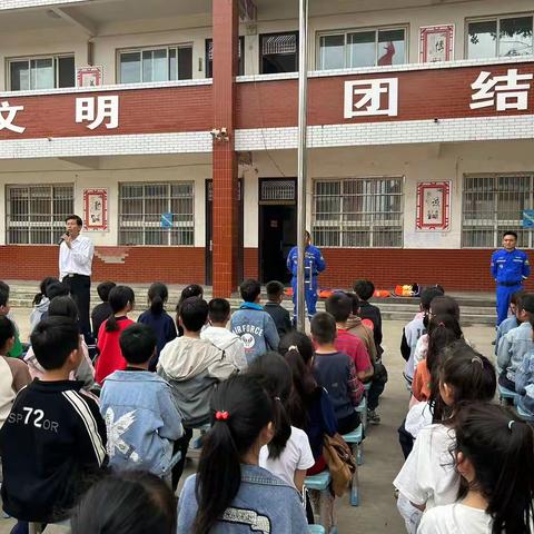 预防溺水，从我做起——长葛市蓝天救援队到王买小学开展防溺水宣传教育