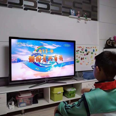 德育工作|“播种美好，展望未来”——开学季第五小学组织学生收看《开学第一课》