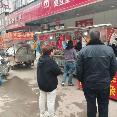 洛龙区丰李街道行政综合执法大队：维护辖区秩序，整治占道经营