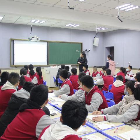 专家引路明方向 潜心研修促成长——记三中云龙实验学校语文主题教研活动