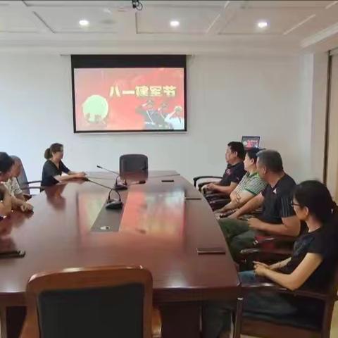 南徐社区“庆八一”退役军人座谈会