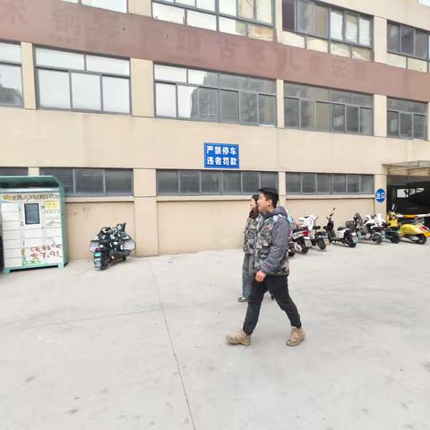 泺口街道南徐社区退役士兵志愿者助力开展流浪乞讨人员巡查工作