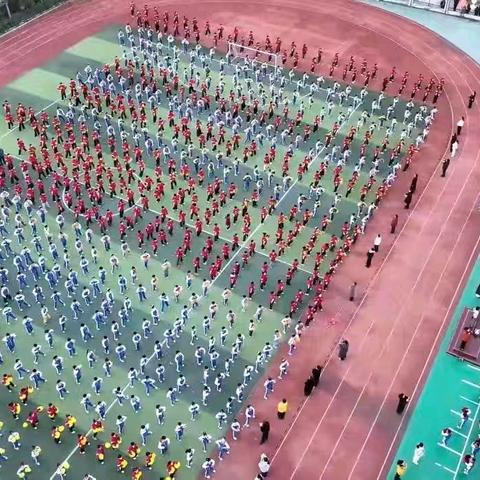 舞动风采，跑向未来 ——灵城南李小学成功举办活力大课间操
