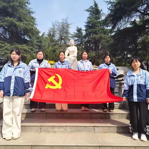 清明祭英魂，红心永向党——玫瑰楚萌梅林幼儿园红色教育主题活动
