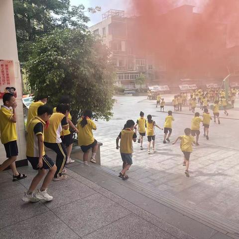 生命无彩排 防范于未然--涵江区白塘中心小学演练报道