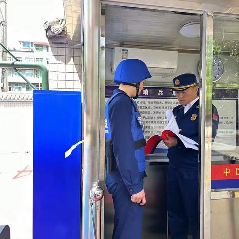 莲湖大队大队长雷鹏奎莅临自强西路消防救援站检查指导工作