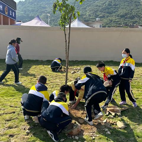 【扣好人生第一粒扣子】“守望青绿，共筑未来”——植树节主题活动