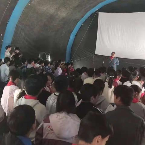 【年级活动】建安区第二高级中学小学部观看电影《西游新传》