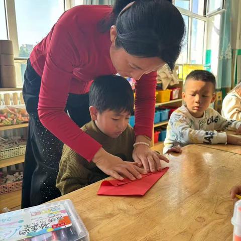 苏家庄中心幼儿园：大班折纸 ——手工活动