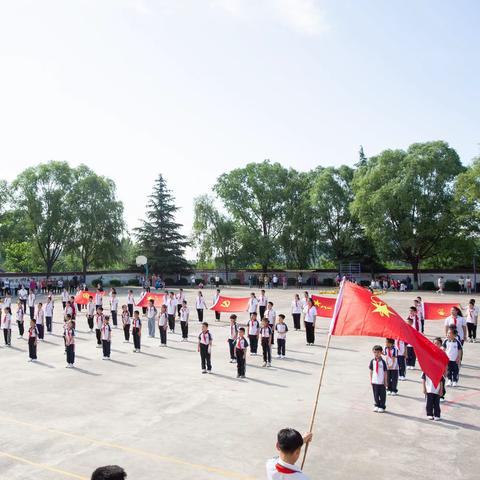 🇨🇳垣曲县篦子沟学校“学习二十大，争做好队员”主题入队仪式