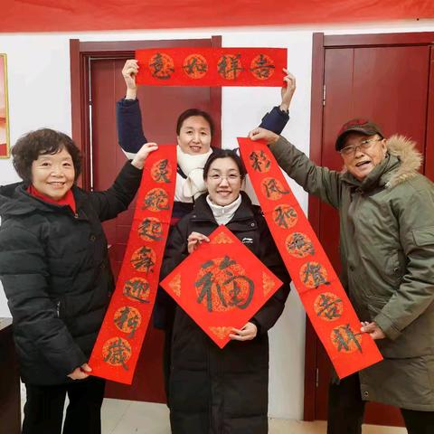 罗城头街道美的城社区开展“迎新春•送春联”活动