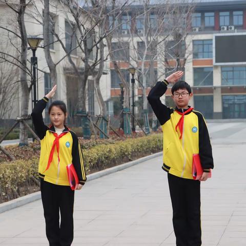 【仪式教育】学雷锋，树新风——梁山县第一实验小学教育集团（五实小校区）学雷锋主题升旗仪式