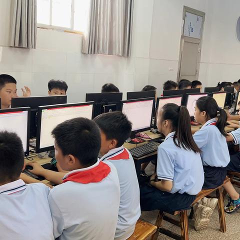 科技伴成长 梦想向未来  ——安源区第一小学信息组开展科技节活动