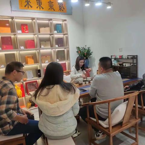 上海街道万象社区持续开展房产税征收工作