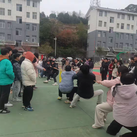 “校长喊你来运动”系列之一拔河比赛