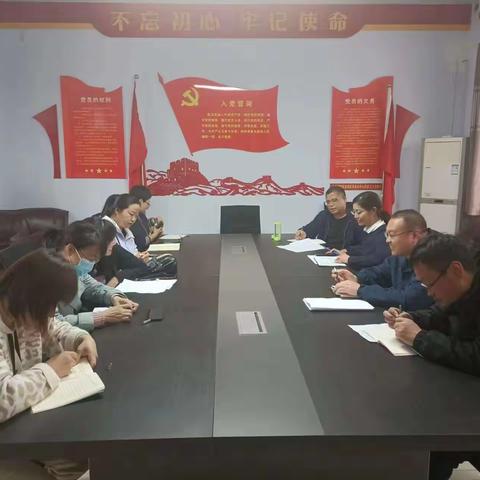 东风乡中心校召开六年级月考成绩分析会