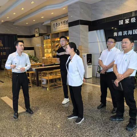 区委书记陈芳走访滨海国际电子商务产业园