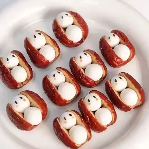 泽馨苑幼儿园苗苗三班食育：《雪人⛄️糯米枣》