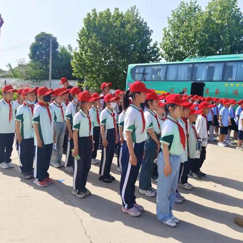 “翰墨飘香以字润心，秋千绝美力韵流传”——王村矿小学研学旅行