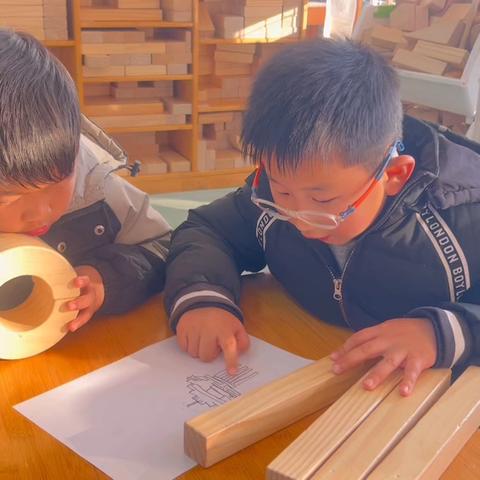 建构区：过年搭灯笼啦