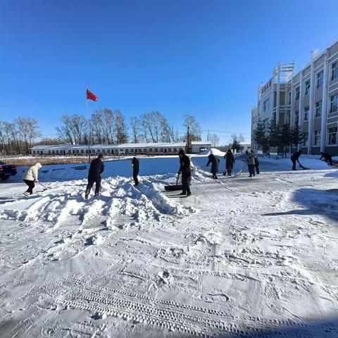 风雪弥漫处 清雪暖校园 ---双泉镇中心学校 清雪纪实
