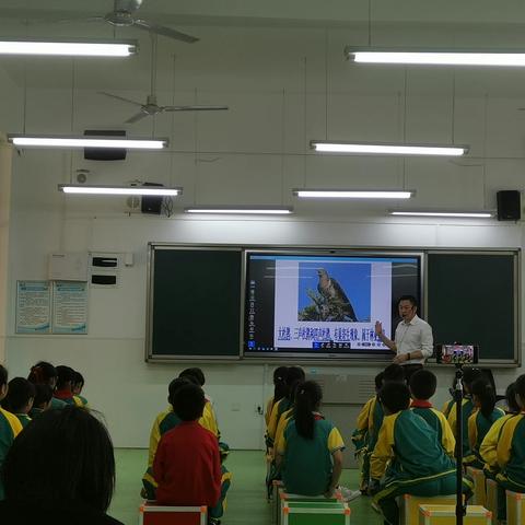 学有温度，研有深度——记汪荣国老师开题课暨莫汉维音乐名师工作室研讨活动