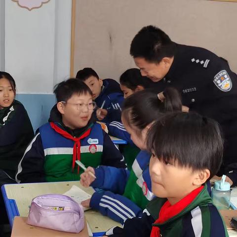 播种法治种子，共筑平安校园
