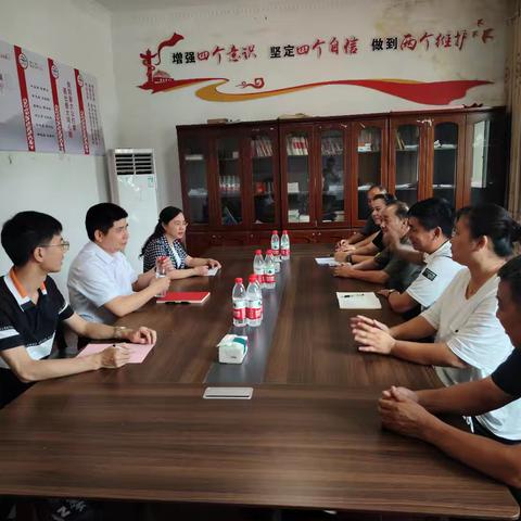 上饶市交通运输综合行政执法支队到泉塘村开展“夏送清凉”活动