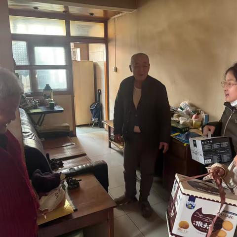 小小身影，大大爱心—太乙路社区太阳花志愿服务队开展春节慰问空巢老人活动