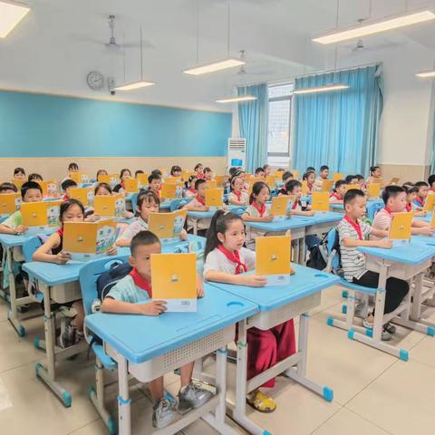 向阳而生 和美同行 ——302班第2周班级生活