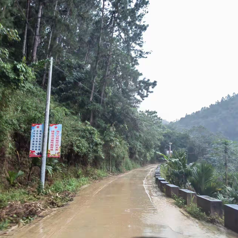 驻村驻心驻情，排忧排险排难 ——南好乡村振兴工作队入户排查住房