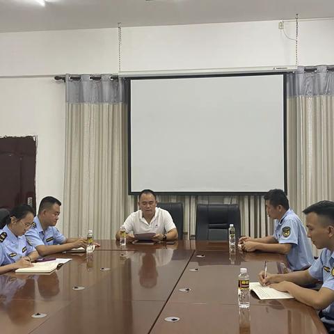 东河镇执法队伍开展警示教育学习会