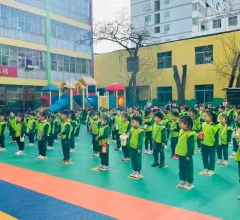 【爱在春天 乐在自然】——运城君乐苑幼儿园春游研学邀请函