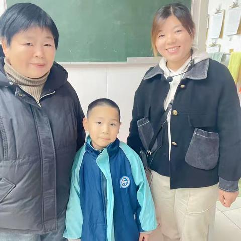 爱在家访路上延伸 —— 铁西小学二年级家访纪实