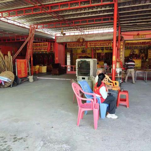 网格员开展“反对邪教 崇尚科学”宣传