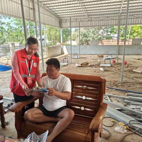 新龙镇网格员开展“远离走私 抵制走私”宣传活动