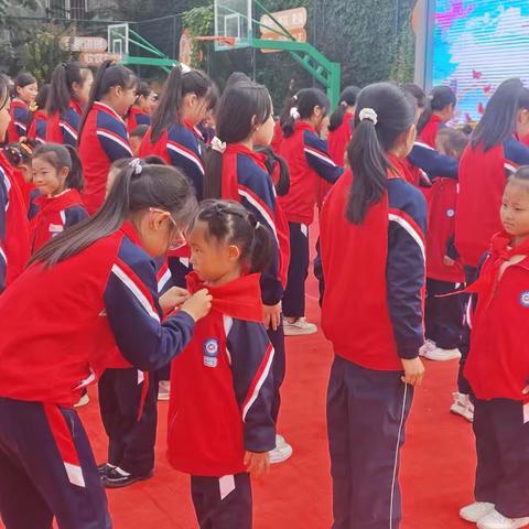 牢记党的教导，争做强国少年——中华路第三小学一年级入队仪式