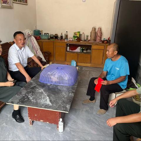 永城市政协副主席李潞“八一”前夕慰问马牧镇优抚对象
