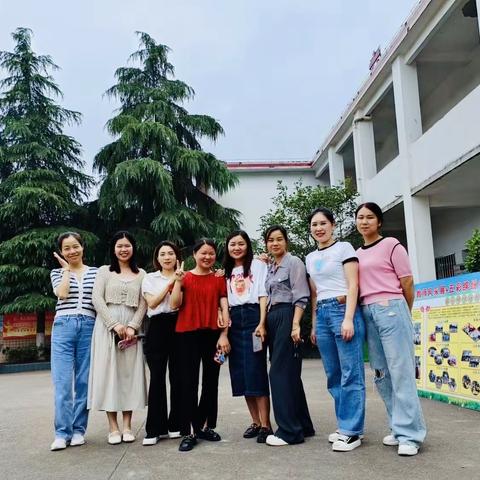 家校合作 共筑孩子未来——白兔潭镇泉源小学家长开放日活动