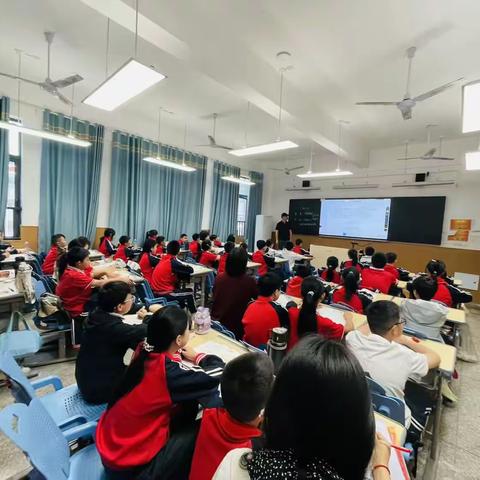 【百年城小·点亮梦想】聚焦新知重难点，绽放课堂新风采——公开课展示