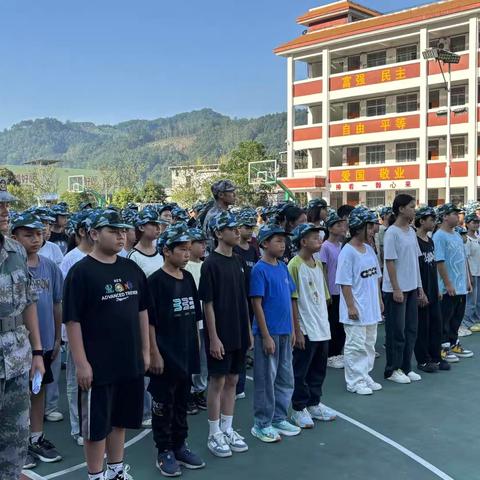 都安瑶族自治县板岭中学新生日常行为教育活动评比比赛圆满结束