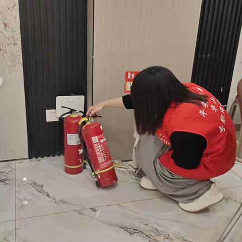 双节近，安全“严”，翡翠外滩社区开展节前安全检查，守护万家平安